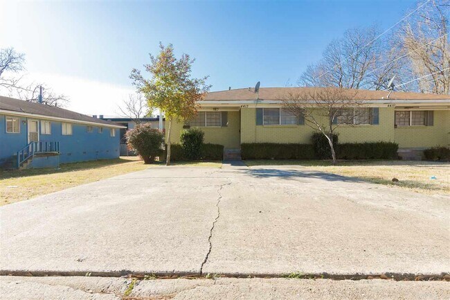 Building Photo - 4415 Lynn Ln