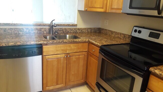 Foto del edificio - Beachside Condo Available Now