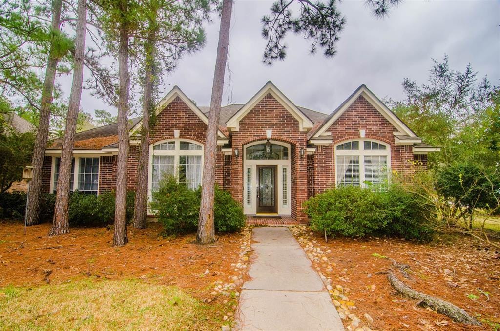 Primary Photo - 2 Quiet Oak Dr