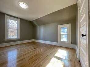 Building Photo - 3014 N Girard Ave
