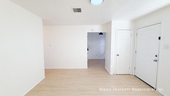 Building Photo - 5005 Avenue W