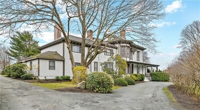 Building Photo - 46 Chastellux Ave