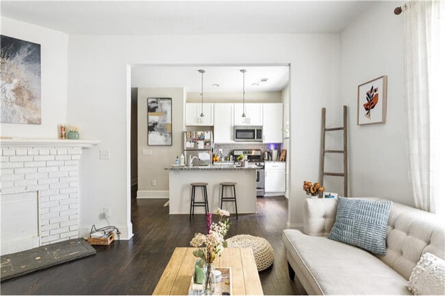 Foto del edificio - 822 Elbert St SW