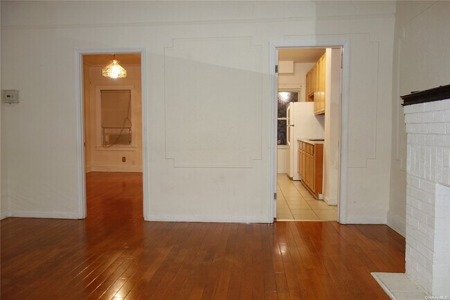 Building Photo - 160-11 84th Rd