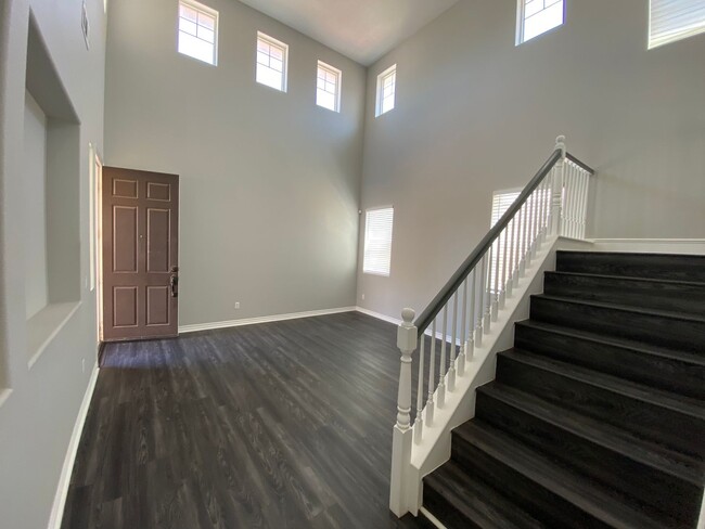 Building Photo - Gorgeous Ana Verde 4 bedroom - Coming soon !