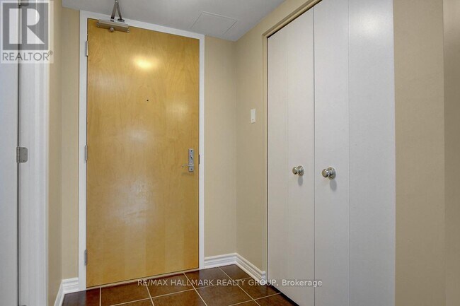 Photo du bâtiment - 200 Lett St