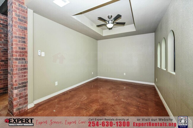 Building Photo - GORGEOUS 3 BEDROOM HOME WITH SOLAR PANELS!!