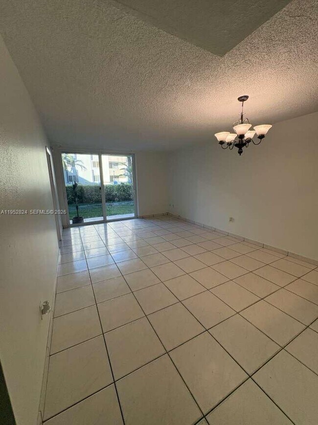 Foto del edificio - 10090 NW 80th Ct