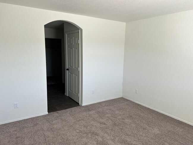 Building Photo - DESERT SKY TOWNHOME WITH POOL!