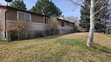 Building Photo - 297 S 200 E