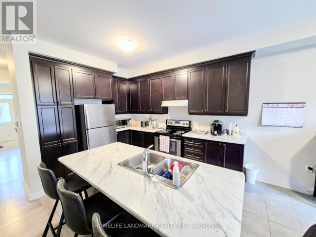 Photo du bâtiment - 61 Mondial Cres