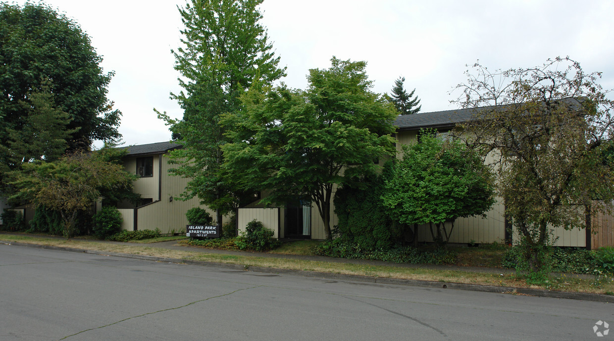 Foto del edificio - Island Park Apartments