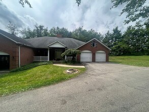 Building Photo - 1250-1254 Evans City Rd