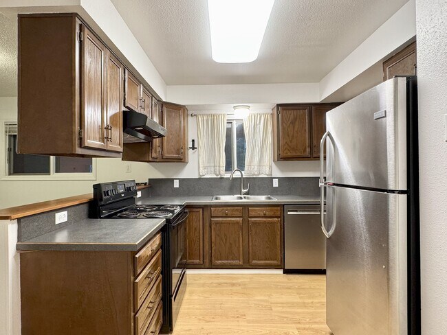 Foto del edificio - 8224 Poplar Ave