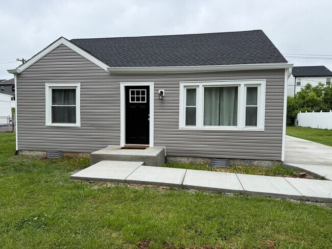 Foto del edificio - 2 Bedroom 1 Bath Home For Rent Near Madison Street!