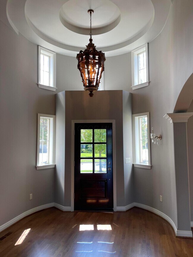 Building Photo - 4217 Village Club Dr