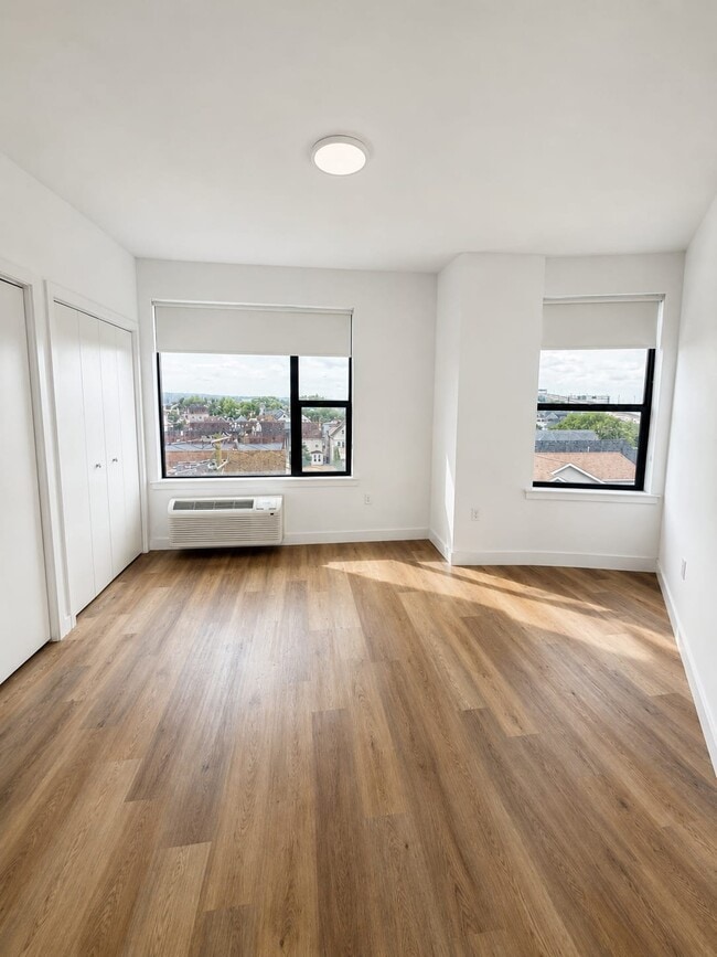 Foto del edificio - 175 W 7th St