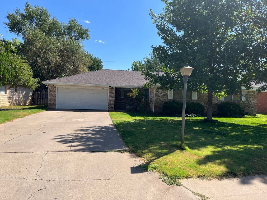 Foto principal - 4bedrooms 2 bathroom walking distance to B...
