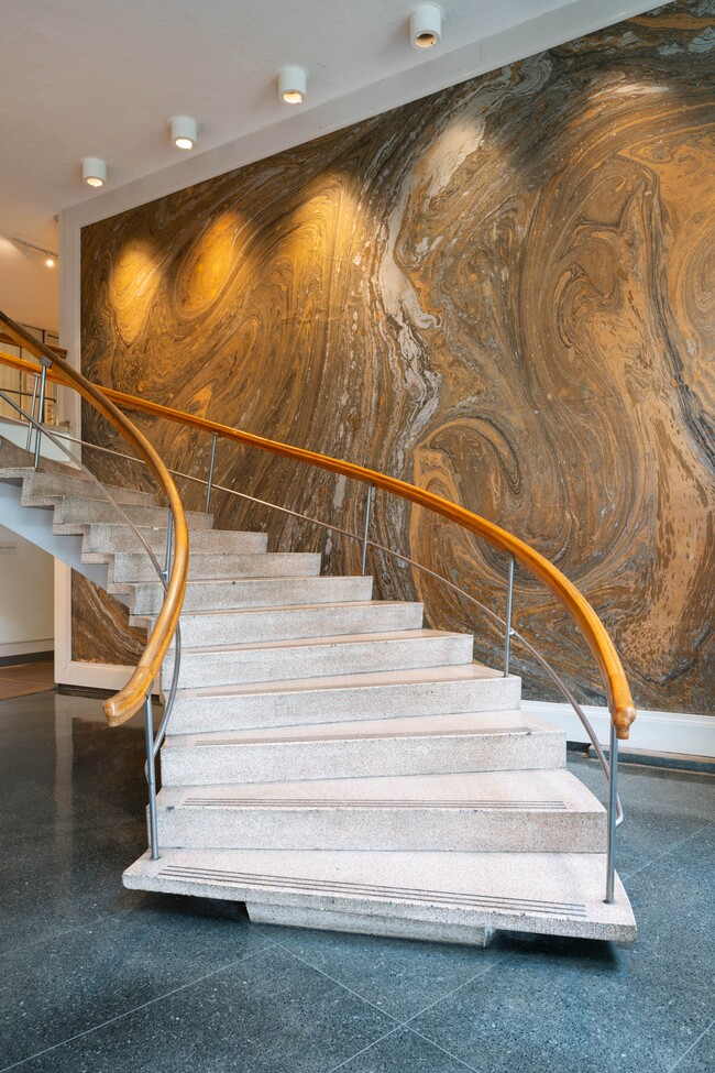 Escaleras - The Woodner