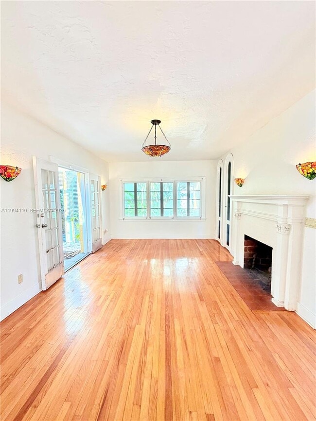 Foto del edificio - 1306 Madrid St