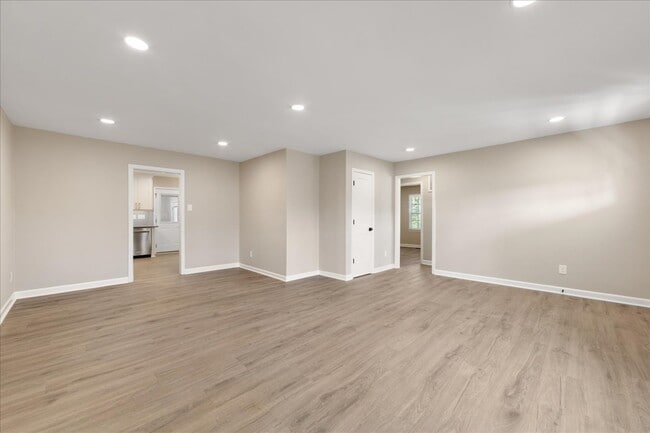Foto del edificio - 4700 Walden Ct