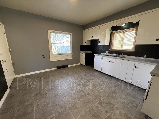 Foto del edificio - 1114 W Keefe Ave