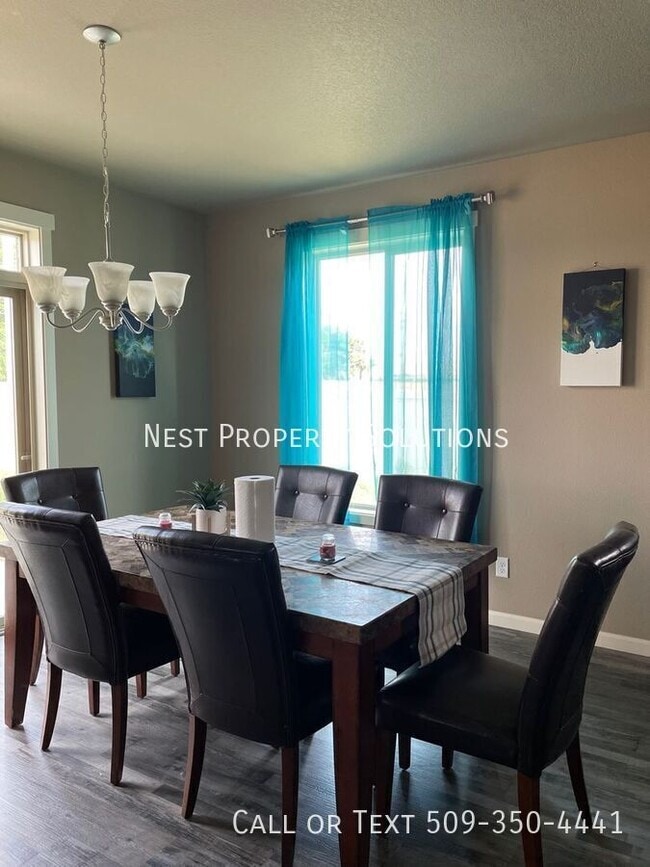 Building Photo - 1111 Hilltop Ave NE