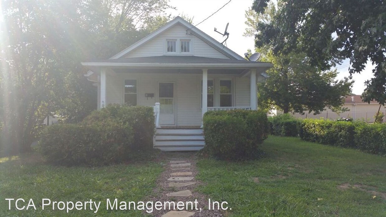 Primary Photo - 2 br, 1 bath House - 4 South Law Street