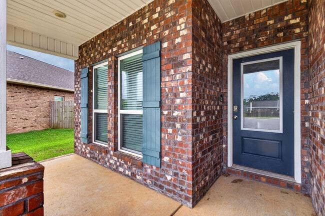 Building Photo - 15610 Ridge Ct