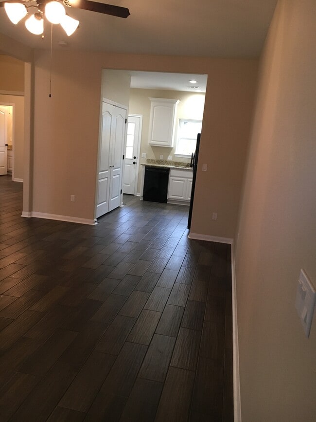 Living and kitchen - Down Home Square