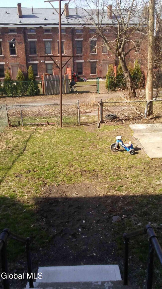 Building Photo - 24 Cataract St