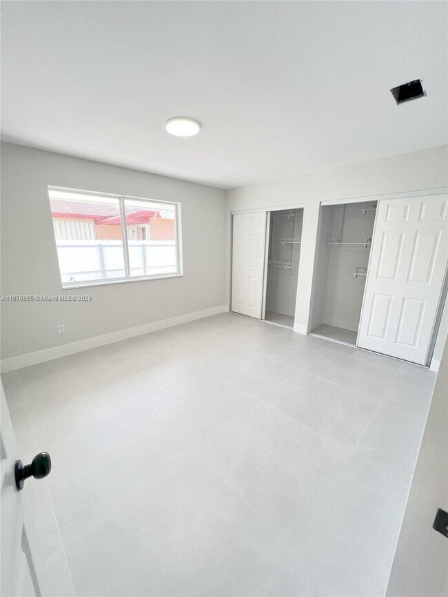 Building Photo - 850 NW 109th St