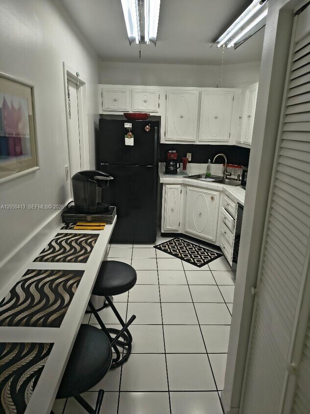 Building Photo - 3105 Oakland Shores Dr