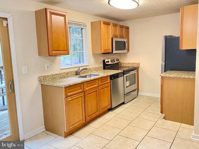 Building Photo - 10334 Apple Ridge Rd