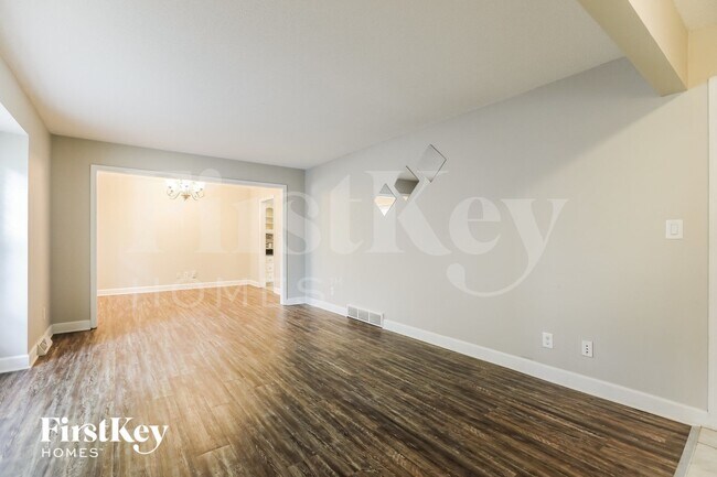 Foto del edificio - 111 Johnston Pkwy