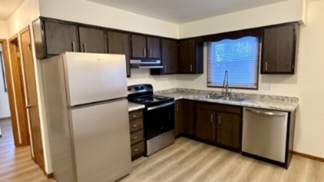 Building Photo - 2018-2020 Parkside Drive - 2020