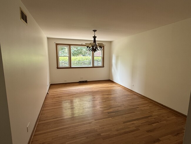 Building Photo - 901 E Ardyce Ln