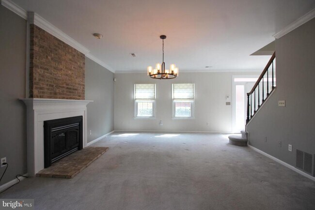 Foto del edificio - 6423 Little Potters Ln