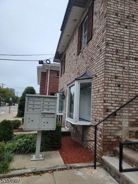 Building Photo - 195 3rd Ave