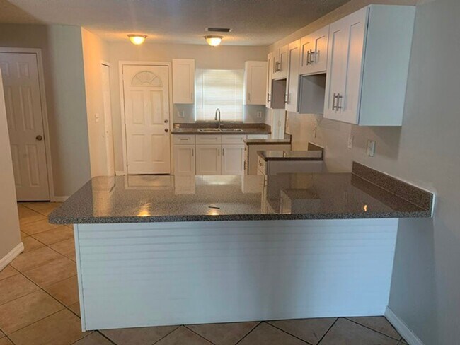 Building Photo - 3 br, 2.5 bath House - 502 IMPERIAL PLACE