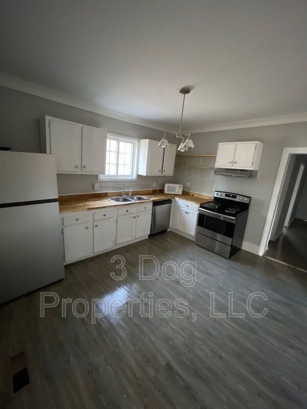 Building Photo - 412 N Hawthorne St