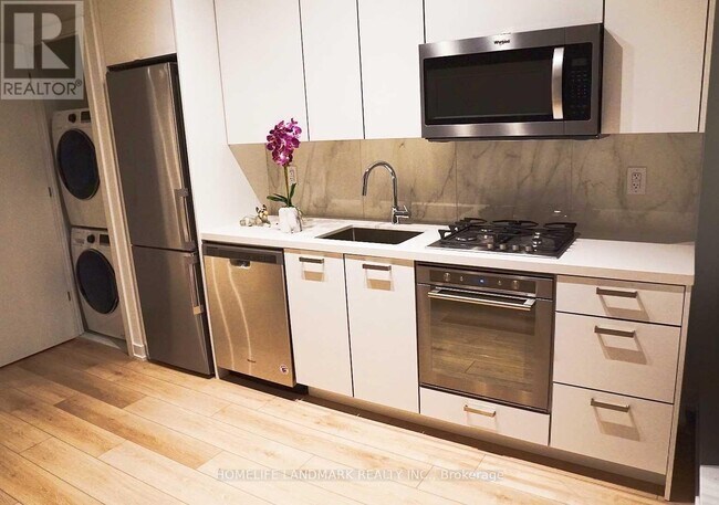 Photo du bâtiment - 458 Richmond St W