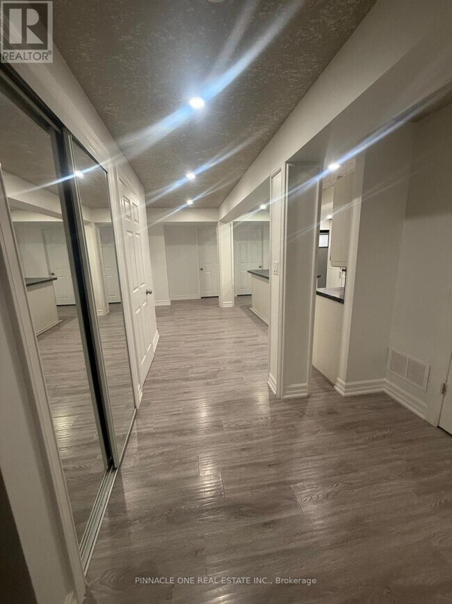 Photo du bâtiment - 1286 Kettering Dr