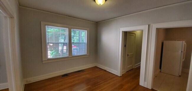 Building Photo - 720-3 Hawthorne Rd.-1BR/1BA-Ardmore APT!!!