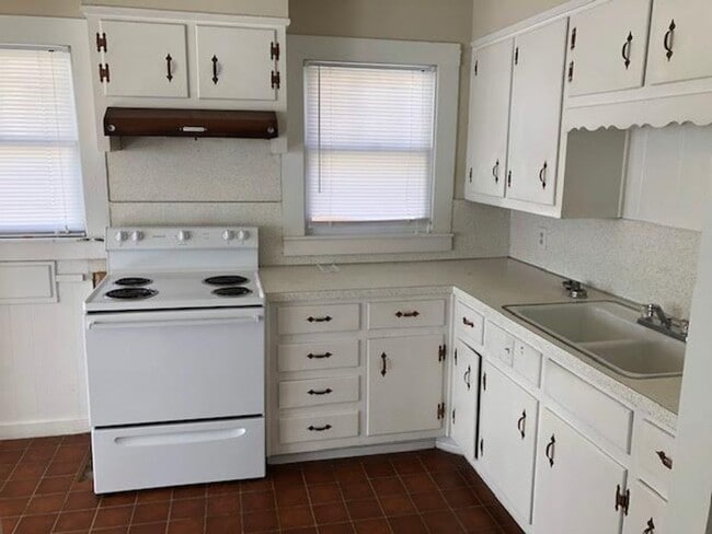 Foto del edificio - Charming 2/1 in Castle Heights area