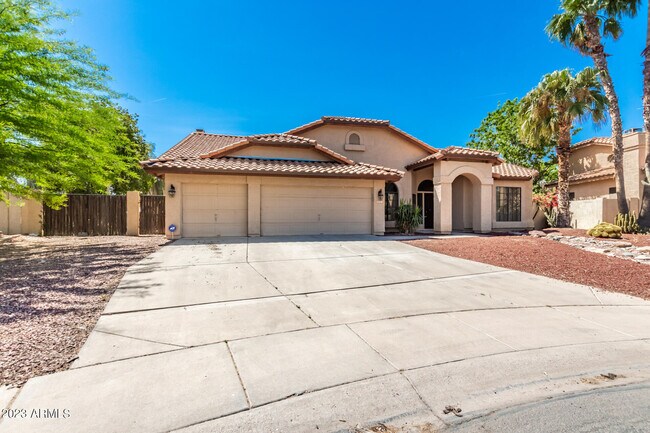 Building Photo - 801 W Emerald Island Dr