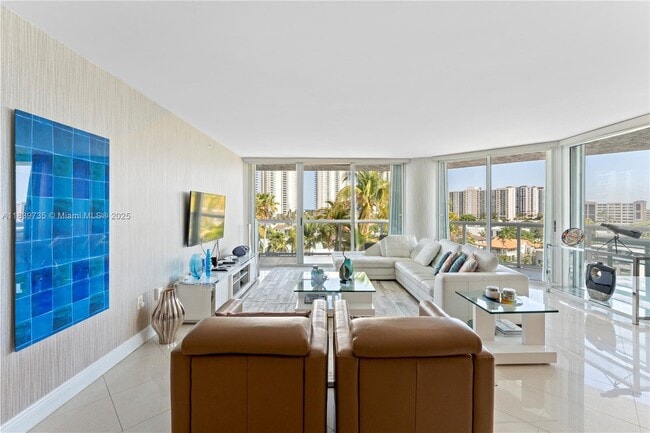 Building Photo - 16500 Collins Ave