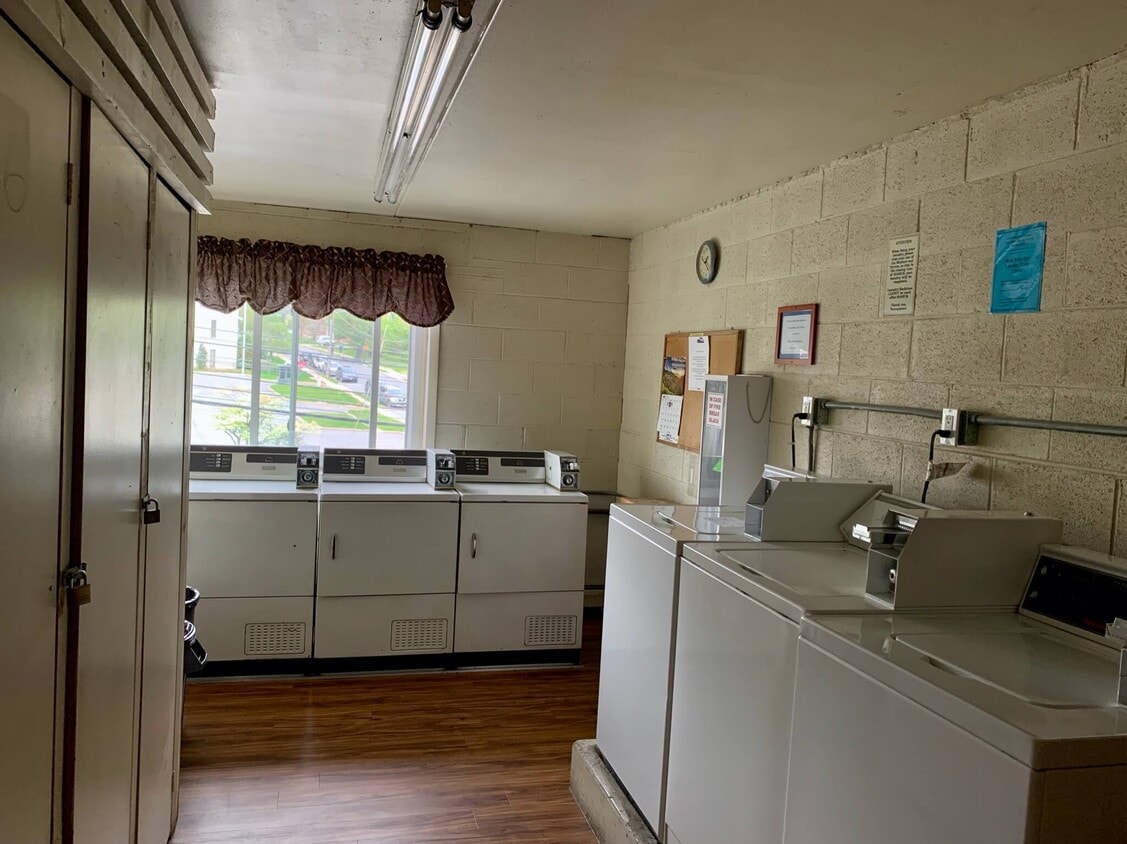 Building Photo - Parkwoode II