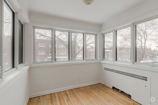 Building Photo - 3185 Av. Van Horne