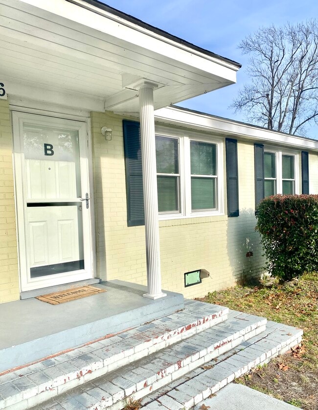 Building Photo - 516 36th Ave N